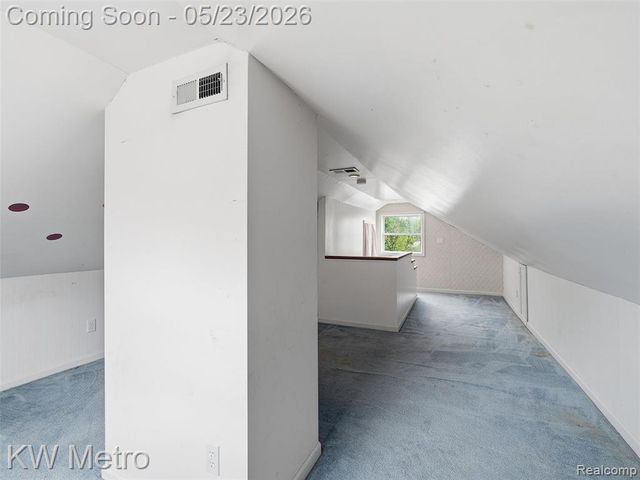 612 S Winding Drive, Waterford, MI 48328
