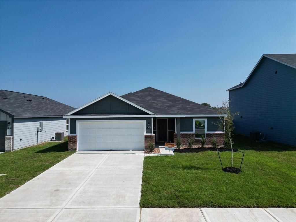 807 Stoney Point Lane, Dayton, TX 77535