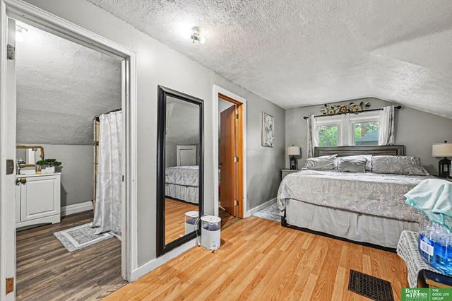 2850 Meredith Avenue, Omaha, NE 68111