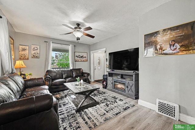 2850 Meredith Avenue, Omaha, NE 68111
