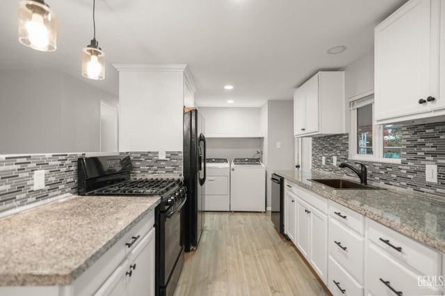 900 James Road 17, Bakersfield, CA 93308