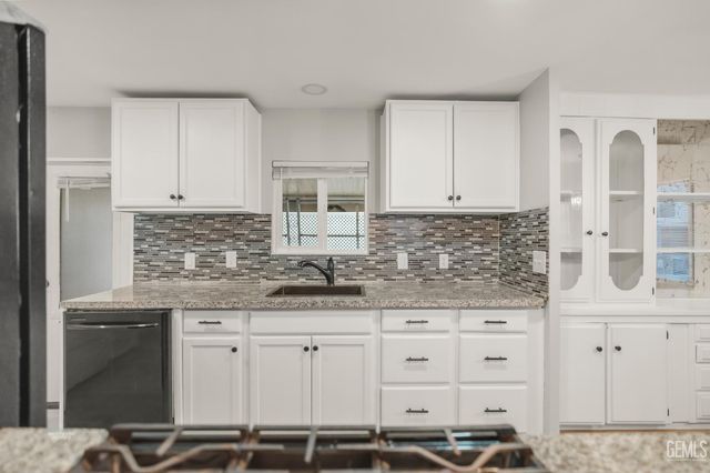 900 James Road 17, Bakersfield, CA 93308