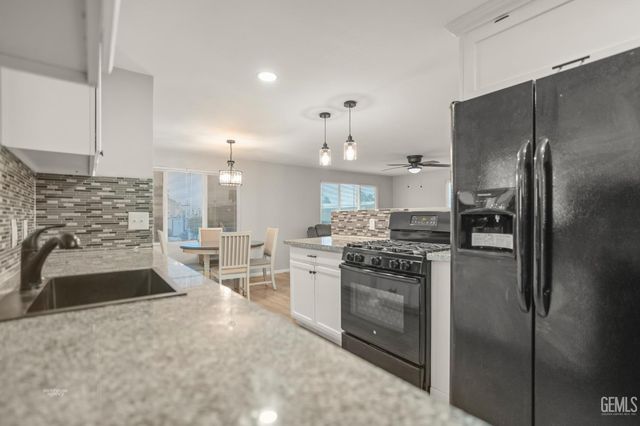 900 James Road 17, Bakersfield, CA 93308