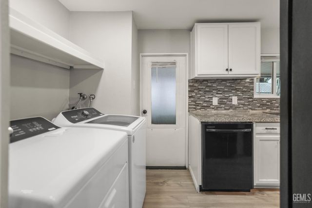 900 James Road 17, Bakersfield, CA 93308