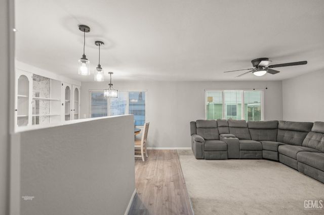 900 James Road 17, Bakersfield, CA 93308