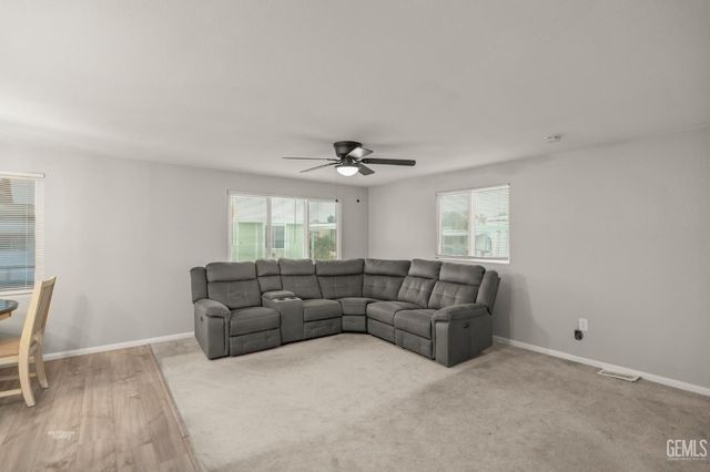 900 James Road 17, Bakersfield, CA 93308