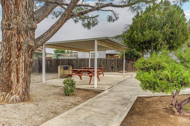 900 James Road 17, Bakersfield, CA 93308