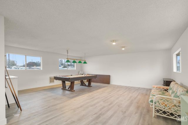 900 James Road 17, Bakersfield, CA 93308