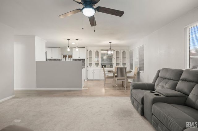 900 James Road 17, Bakersfield, CA 93308