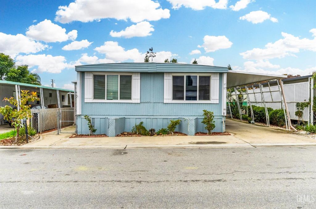 900 James Road 17, Bakersfield, CA 93308