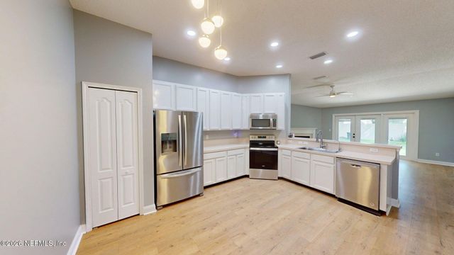 9357 PICARTY Drive, Jacksonville, FL 32244