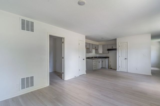 1520 E Catalina, Wichita, KS 67216