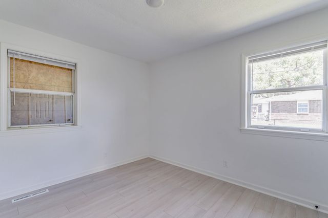 1520 E Catalina, Wichita, KS 67216