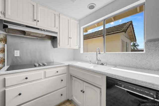 741 Rossiter Lane, Fallbrook, CA 92028