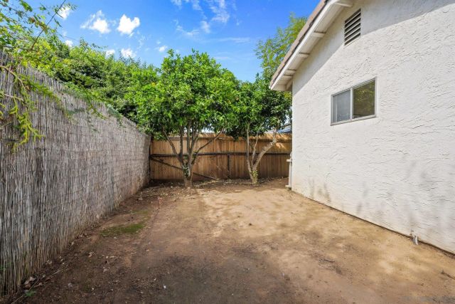 741 Rossiter Lane, Fallbrook, CA 92028