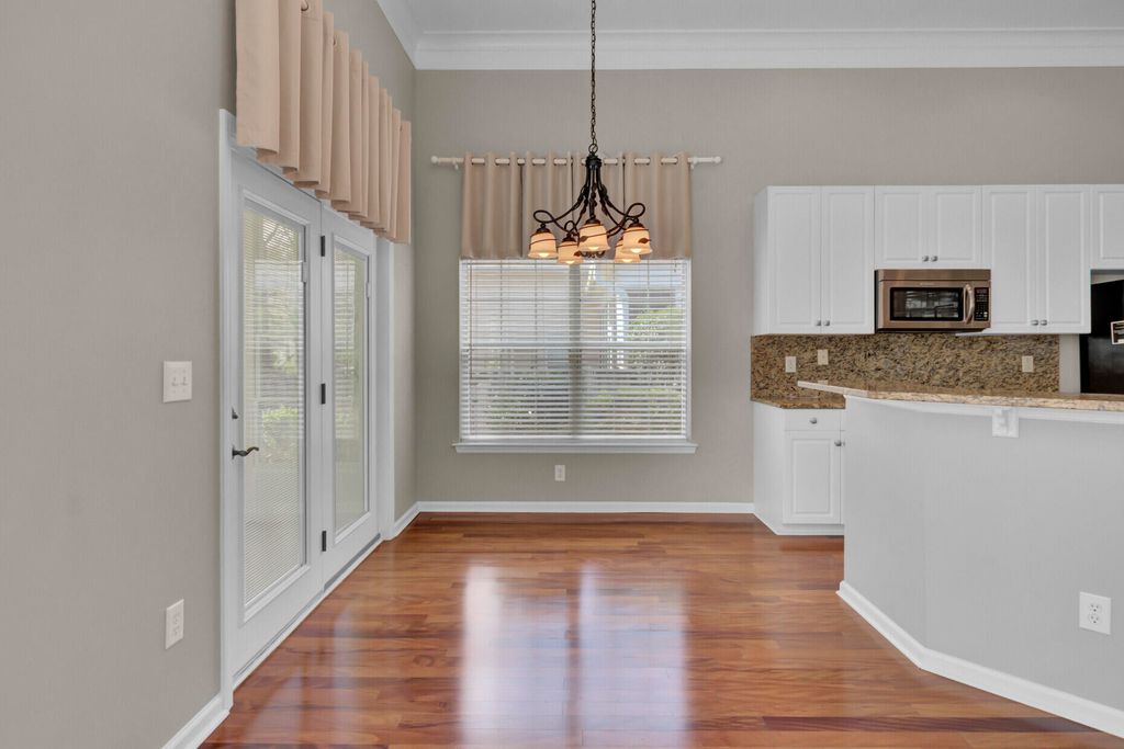 Image 11 of property listing at 104 Pristine Court, Summerville, SC 29485