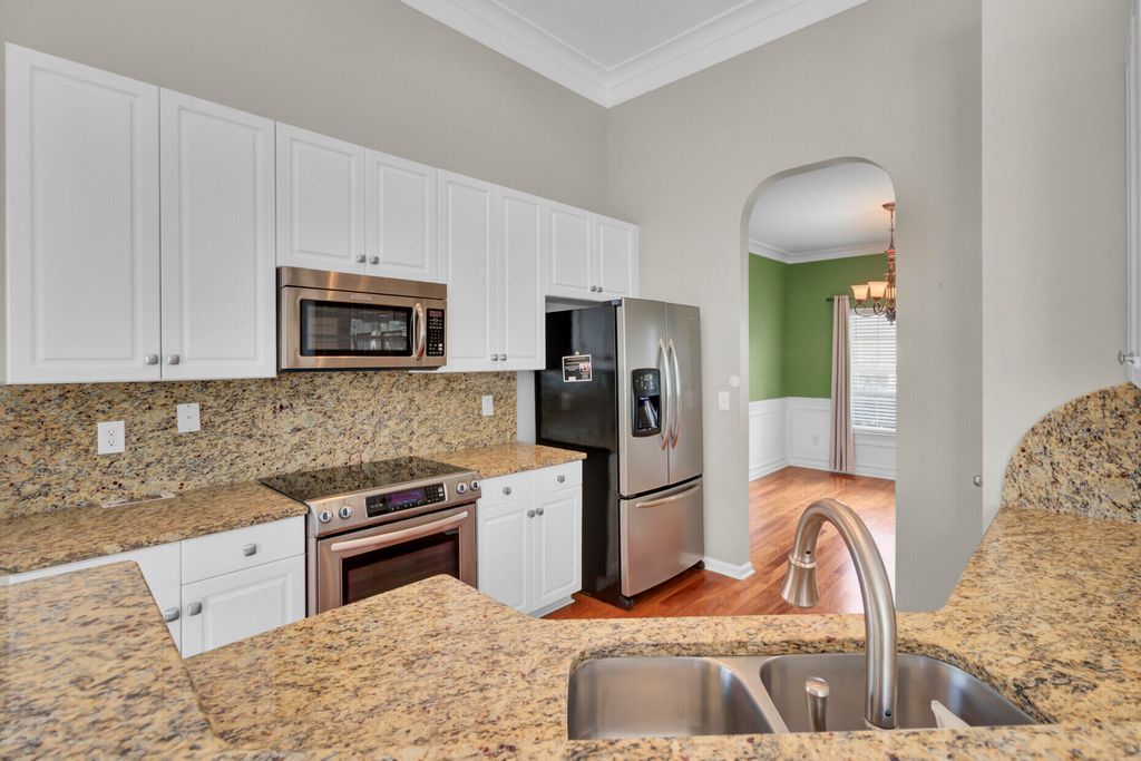 Image 14 of property listing at 104 Pristine Court, Summerville, SC 29485