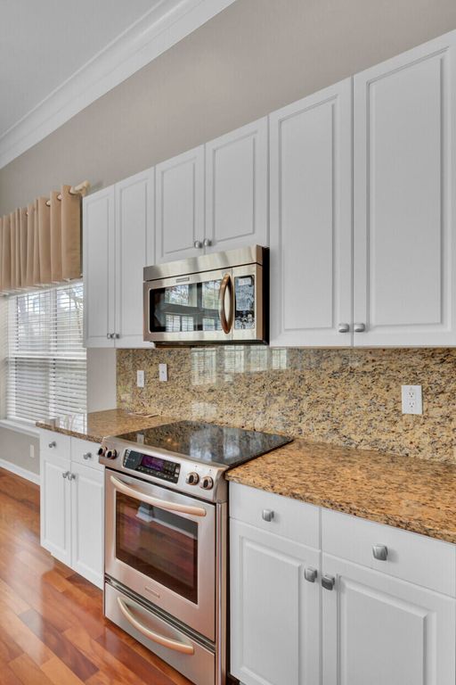 Image 16 of property listing at 104 Pristine Court, Summerville, SC 29485