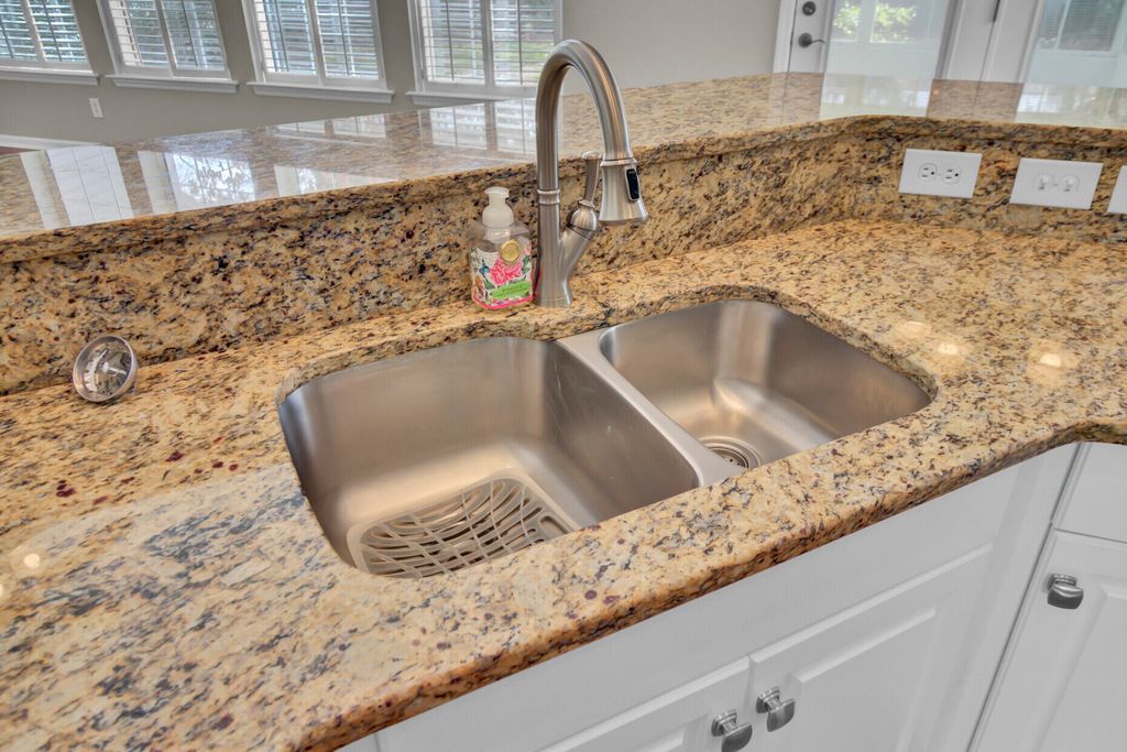 Image 17 of property listing at 104 Pristine Court, Summerville, SC 29485