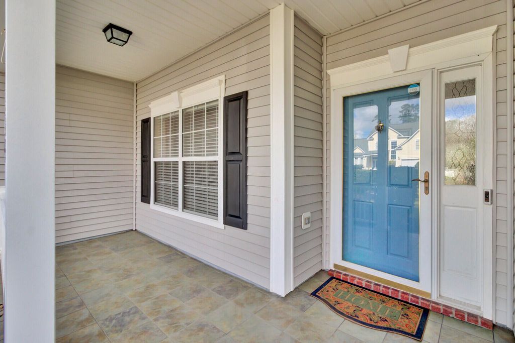 Image 2 of property listing at 104 Pristine Court, Summerville, SC 29485