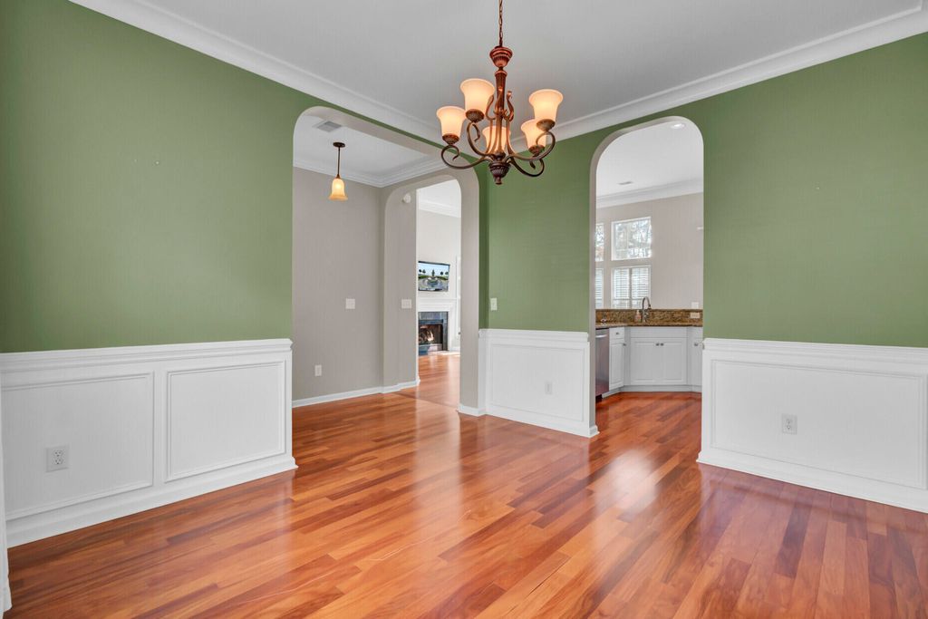 Image 5 of property listing at 104 Pristine Court, Summerville, SC 29485