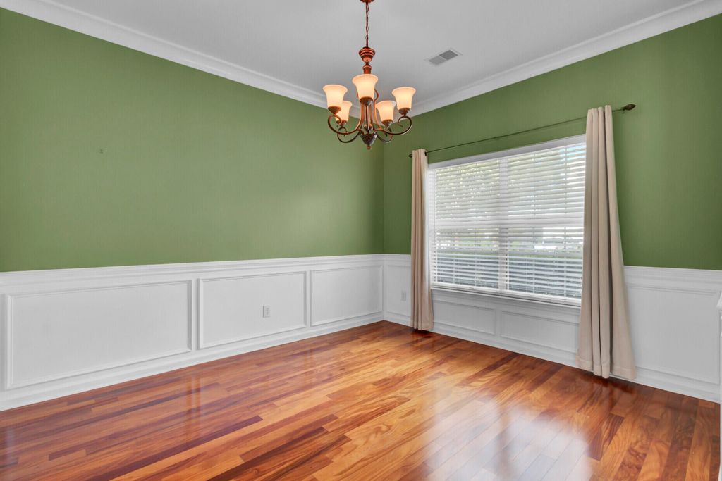 Image 6 of property listing at 104 Pristine Court, Summerville, SC 29485