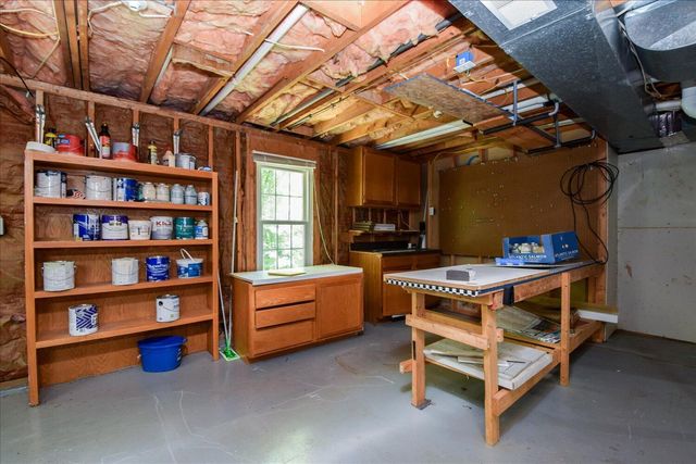 5526 Westbriar CT, Roanoke, VA 24018