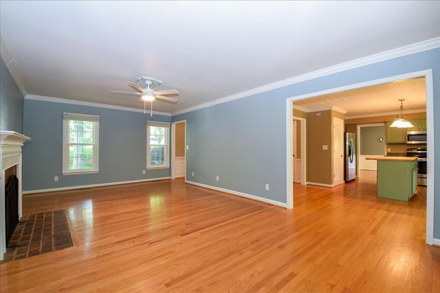 5526 Westbriar CT, Roanoke, VA 24018