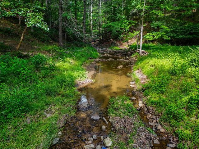 5526 Westbriar CT, Roanoke, VA 24018