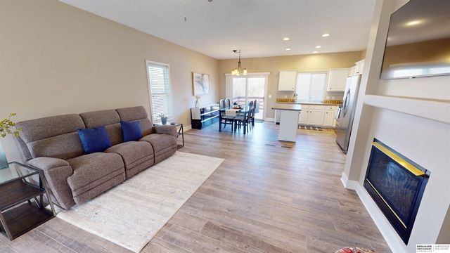 14456 Camden Circle, Omaha, NE 68116