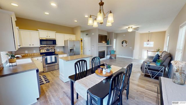 14456 Camden Circle, Omaha, NE 68116