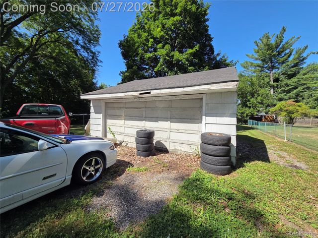 6056 Dort Highway, Grand Blanc Charter Township, MI 48439