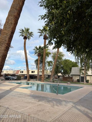 6033 W GOLDEN Lane, Glendale, AZ 85302