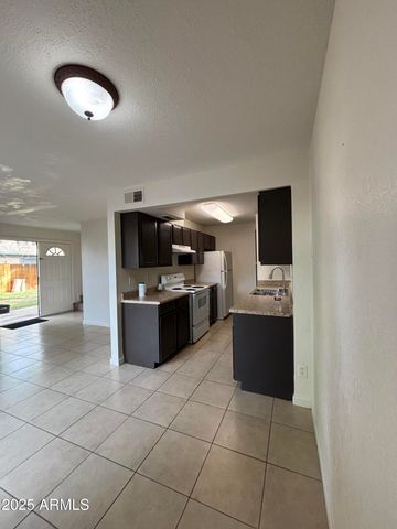 6033 W GOLDEN Lane, Glendale, AZ 85302