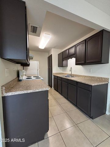 6033 W GOLDEN Lane, Glendale, AZ 85302