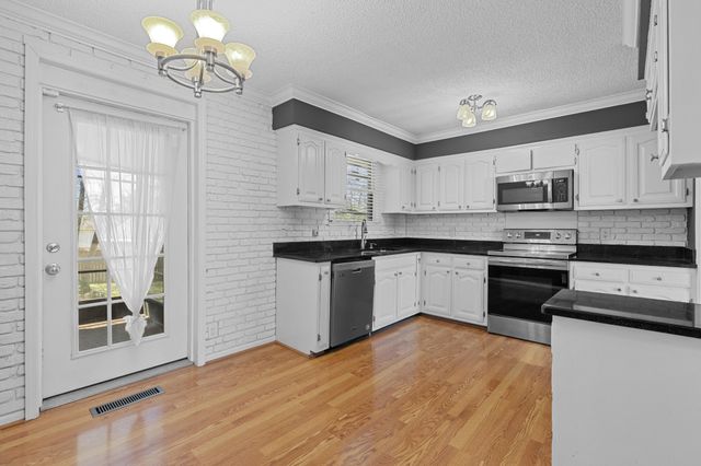 604 Highland View Ct, Hermitage, TN 37076