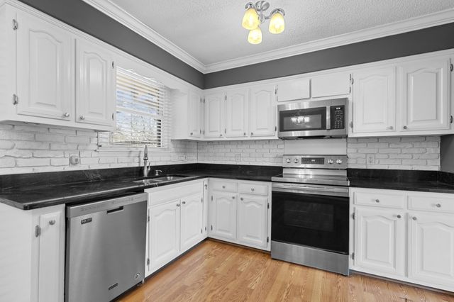 604 Highland View Ct, Hermitage, TN 37076