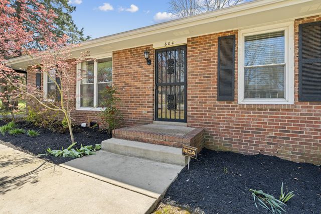 604 Highland View Ct, Hermitage, TN 37076