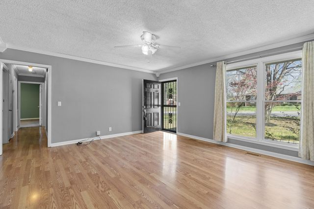 604 Highland View Ct, Hermitage, TN 37076