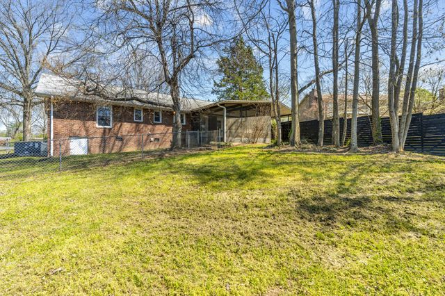604 Highland View Ct, Hermitage, TN 37076