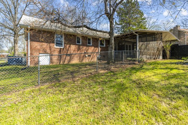 604 Highland View Ct, Hermitage, TN 37076