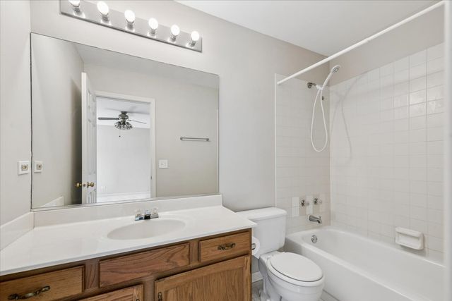 157 Louise Court 157, Wood Dale, IL 60191