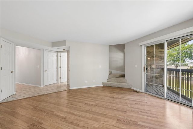 157 Louise Court 157, Wood Dale, IL 60191