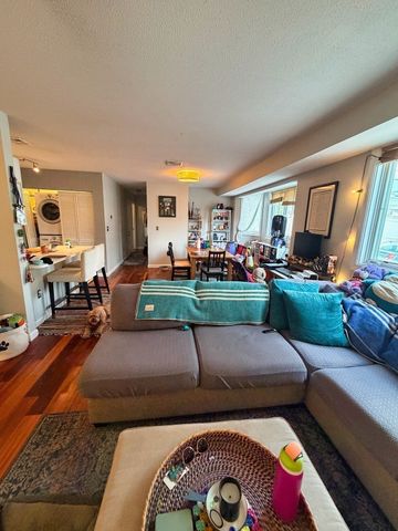 624 Boston Ave 9B, Medford, MA 02155