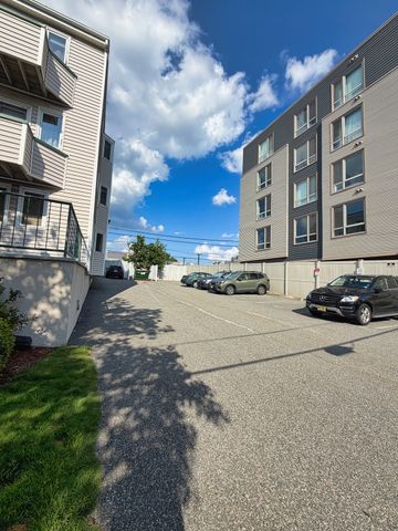 624 Boston Ave 9B, Medford, MA 02155