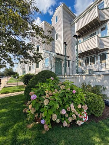 624 Boston Ave 9B, Medford, MA 02155