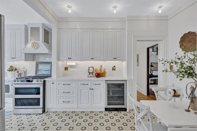 3925 SUNRISE DRIVE S, St Petersburg, FL 33705