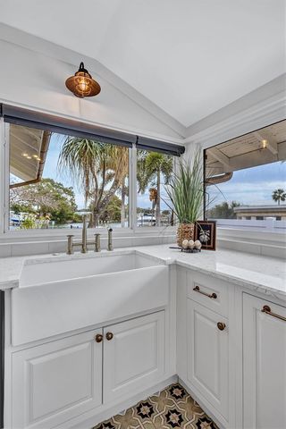 3925 SUNRISE DRIVE S, St Petersburg, FL 33705