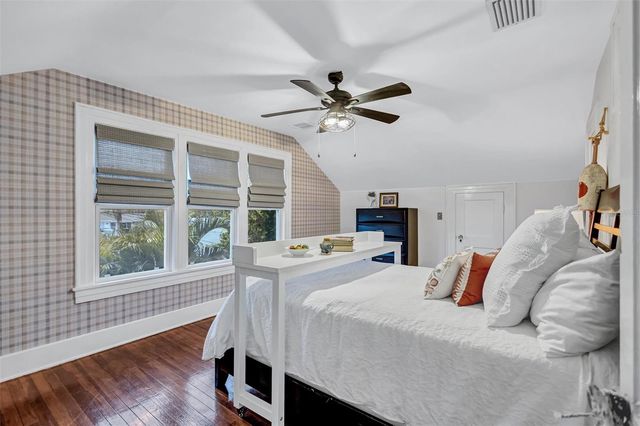 3925 SUNRISE DRIVE S, St Petersburg, FL 33705