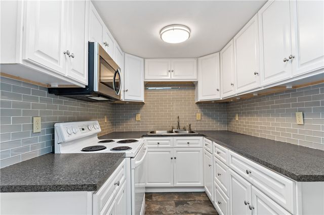 300 Smithfield Road 5-53, North Providence, RI 02904